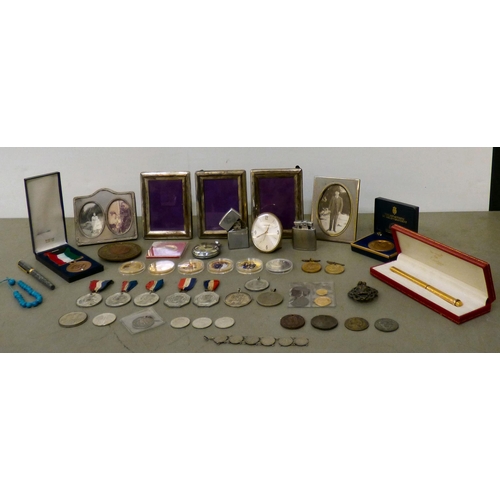 309 - Collectables: to include lighters; coins; and replica medals