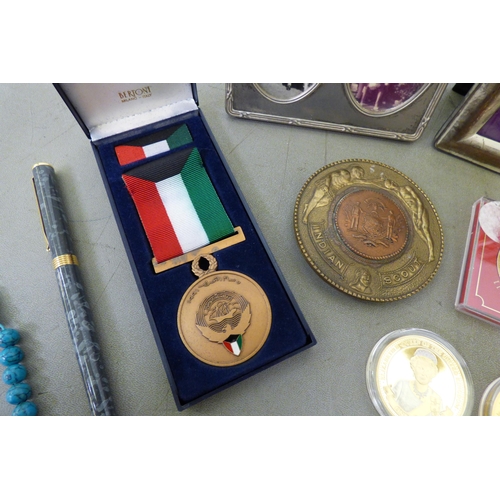 309 - Collectables: to include lighters; coins; and replica medals