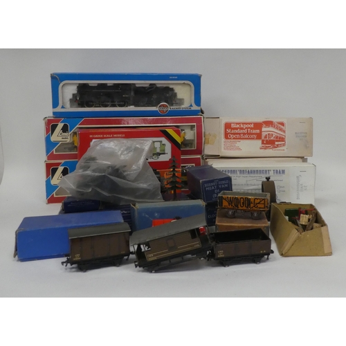 31 - 00 gauge model railway accessories: to include an LNER 0-6-0 locomotive  boxed