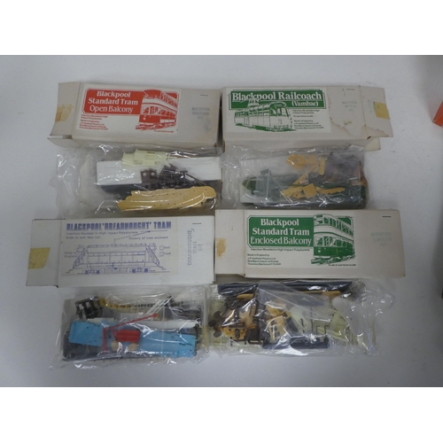 31 - 00 gauge model railway accessories: to include an LNER 0-6-0 locomotive  boxed