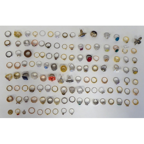 190 - Dress rings, set with variously coloured stones