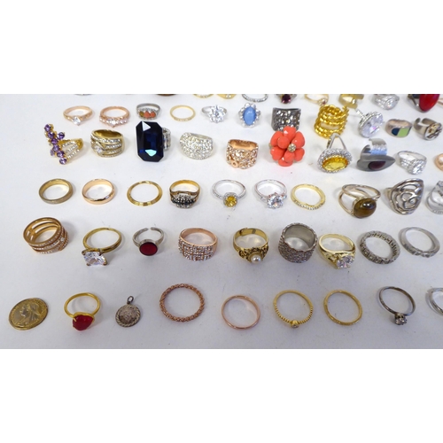 190 - Dress rings, set with variously coloured stones