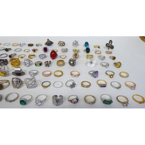 190 - Dress rings, set with variously coloured stones