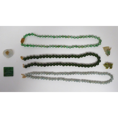 199 - Jade jewellery with yellow metal mounts: to include a bead necklace