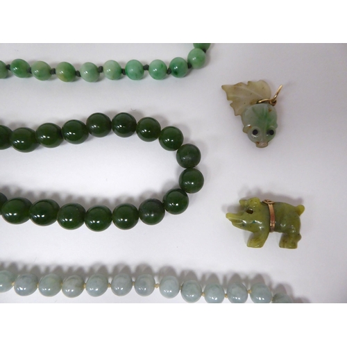 199 - Jade jewellery with yellow metal mounts: to include a bead necklace