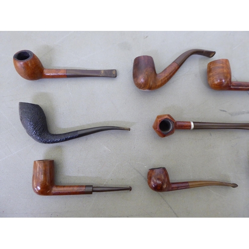 343 - Smokers pipes: to include a Briarwood example