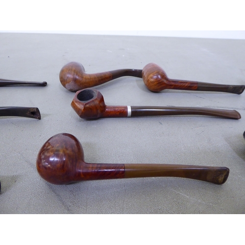 343 - Smokers pipes: to include a Briarwood example