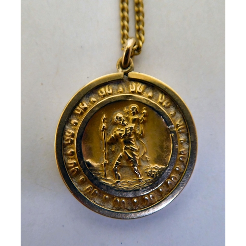 19 - A 9ct gold St Christopher medallion, on a 9ct gold fine link chain