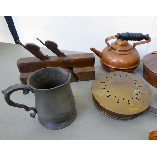 6 - A mixed lot of mainly 19thC metalware: to include cooking utensils