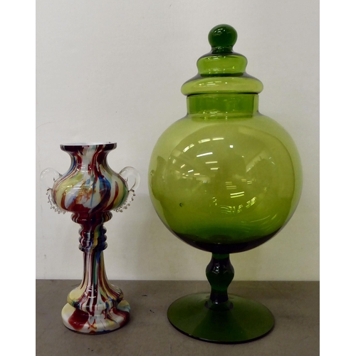 138 - Decorative art glass: to include a tri-coloured, floral patterned tapered vase  10