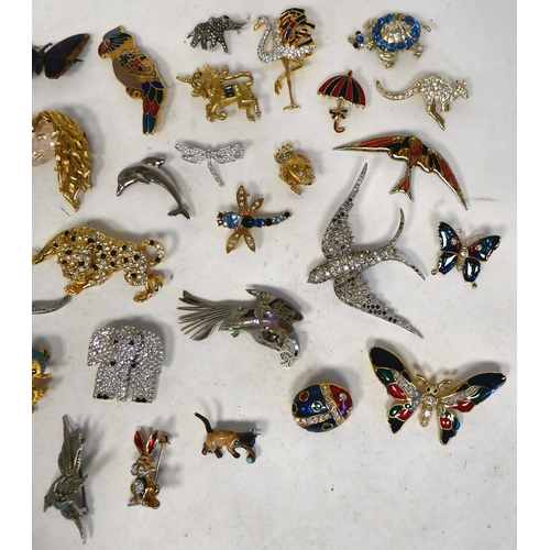 290 - Jewellery: animal brooches, set with various coloured stones