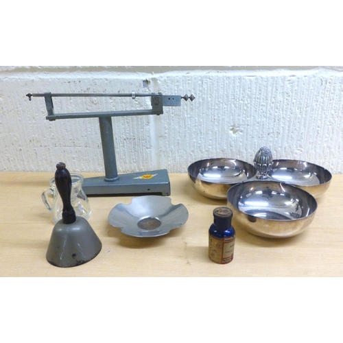 20thC collectables: to include weighing and measuring instruments