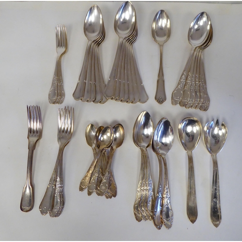 114 - Silver plated flatware: to include fiddle and thread pattern; and an oval Wiskemann tray&nbsp; 15