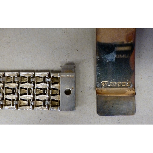 17 - Silver collectables: to include a Darrell Whittaker necklace