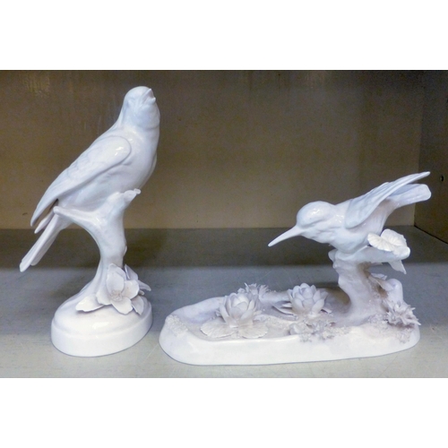 296 - Mixed ceramics: to include a studio pottery vase, decorated with a coiled dragon&nbsp; 14