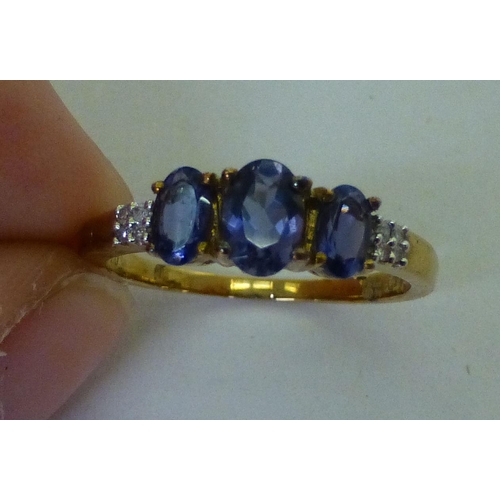 308 - A 9ct gold tanzanite and diamond ring&nbsp;