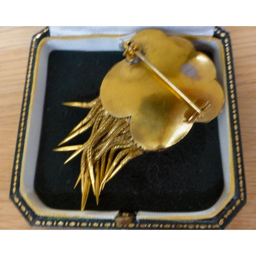 8 - A yellow metal and coloured stone set brooch&nbsp; boxed&nbsp; (approx. gross weight 19.5 grams)