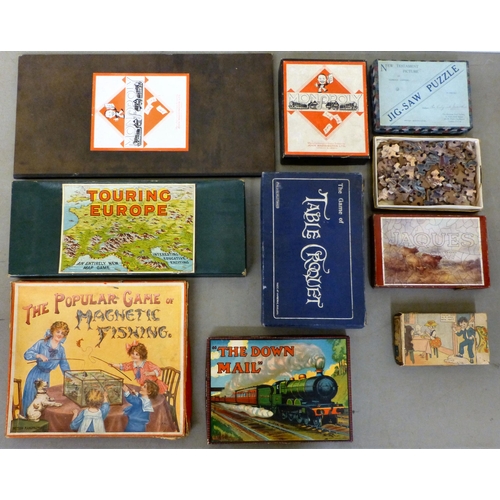 130 - Vintage board games: to include Chad Valley table croquet&nbsp;&nbsp;