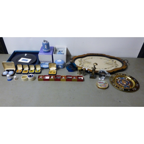 149 - Decorative items: to include Wedgwood powder blue jasper set items of personal ornament; and various... 