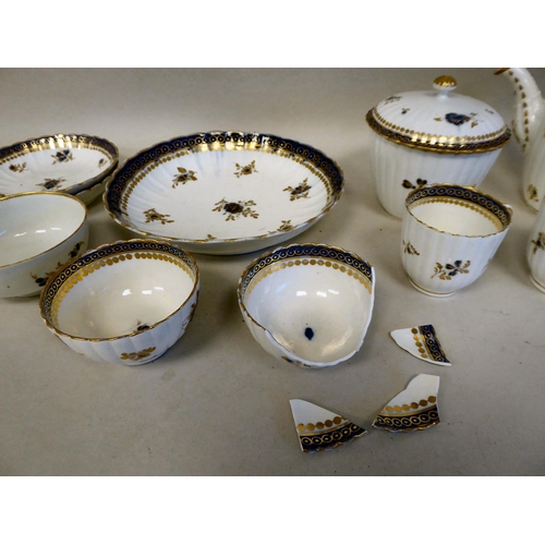 165 - Late 18thC Caughley porcelain teaware, decorated in gilded blue and white with floral sprigs and oth... 