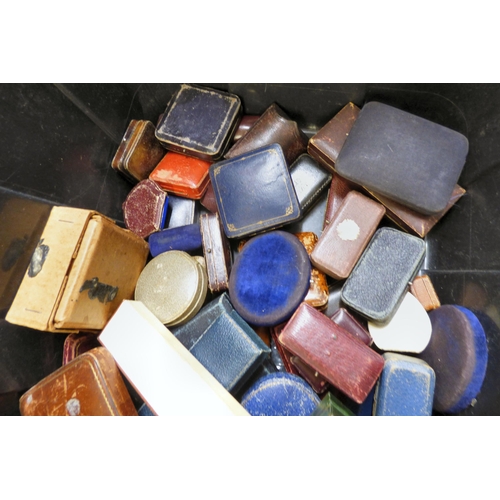 80 - A selection of empty jewellery and watch boxes