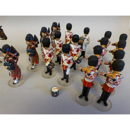 277 - Corgi diecast icon figures: to include 'Scots Guard Piper'; and 'Fife Scots Guard'&nbsp; tallest 5