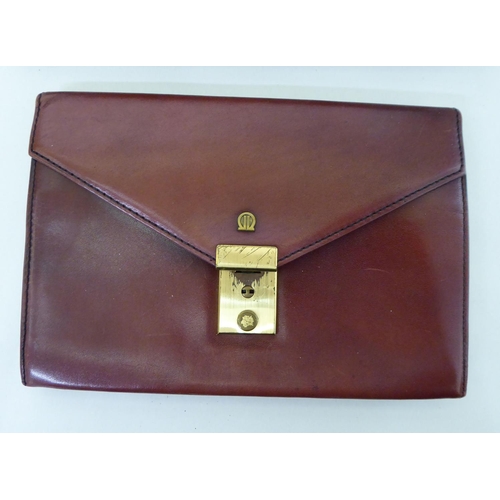 16 - Fashion accessories: to include a tan coloured, stitched crocodile skin effect bound clipboard
