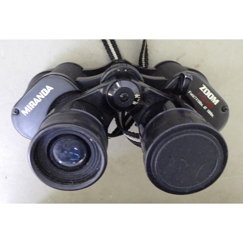 40 - Photographic equipment and accessories: to include camera lenses; and binoculars&nbsp;