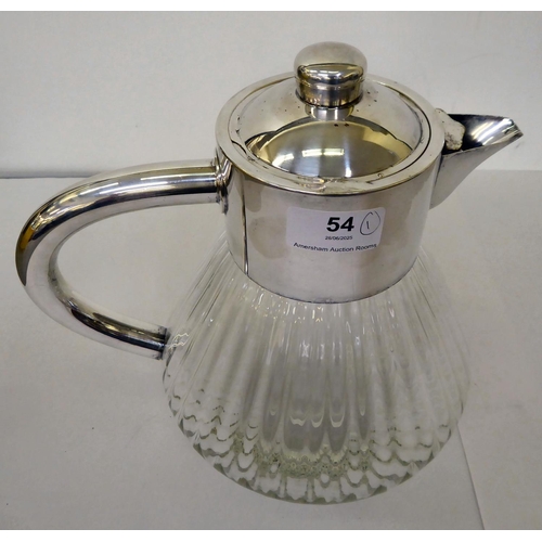 54 - A modern ribbed, clear glass lemonade jug with a silver plated collar, lid and handle with an intern... 