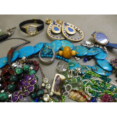 21 - Costume jewellery: to include coloured bead necklaces