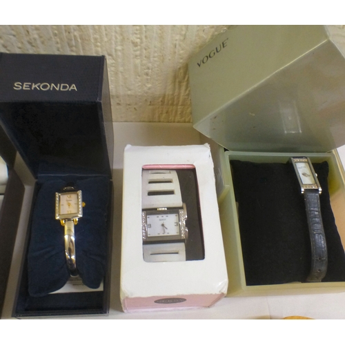 34 - Ladies and gentlemen's wristwatches&nbsp; variously cased and strapped