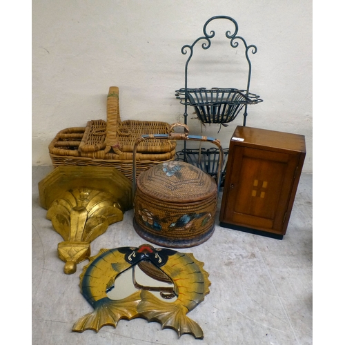 47 - Interior designer accessories: to include a gilded and carved wall bracket&nbsp; 16