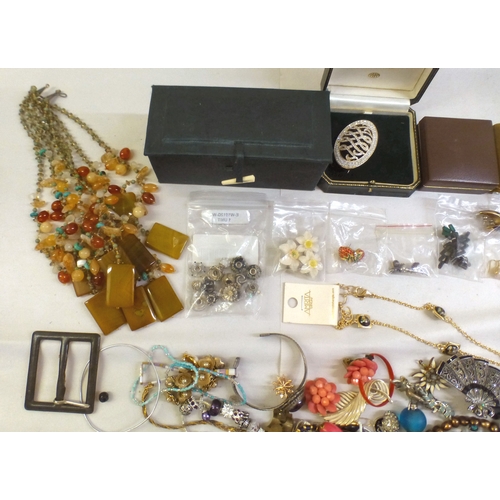 58 - Costume jewellery: to include bead necklaces