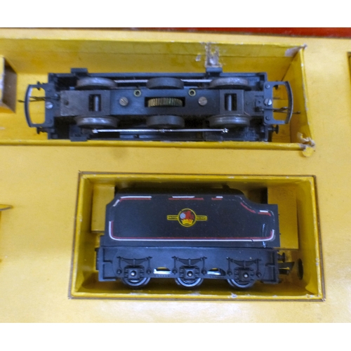 A Tri-ang 00/HO gauge train set boxed; track; and other accessories