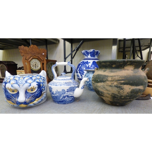 137 - Interior design accessories: to include an oversized china cream jug&nbsp;
