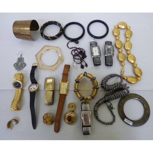 141 - Costume jewellery and items of personal ornament: to include bead necklaces&nbsp;