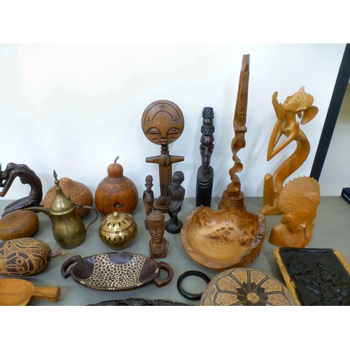 106 - Interior decorators items: to include a burr elm bowl&nbsp; 8