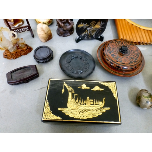 107 - A mixed lot: to include a Saung-Guak harp, decorated with gilding&nbsp; 13