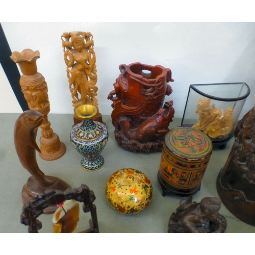 107 - A mixed lot: to include a Saung-Guak harp, decorated with gilding&nbsp; 13