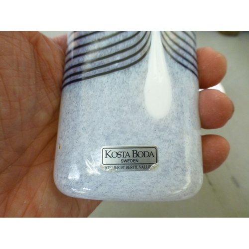 110 - A mixed lot: to include a graduated set of cloisonn&eacute; bells, in a hardwood frame&nbsp; 8