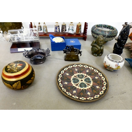 110 - A mixed lot: to include a graduated set of cloisonn&eacute; bells, in a hardwood frame&nbsp; 8