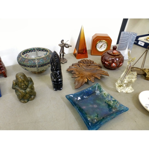 110 - A mixed lot: to include a graduated set of cloisonn&eacute; bells, in a hardwood frame&nbsp; 8