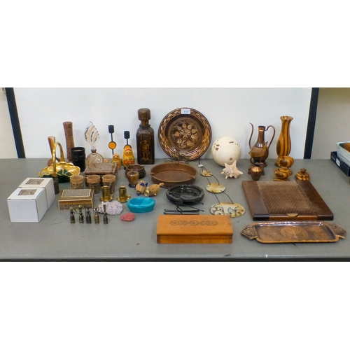 113 - A mixed lot: to include an ostrich egg, decorated with an ostrich&nbsp; 6