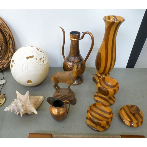 113 - A mixed lot: to include an ostrich egg, decorated with an ostrich&nbsp; 6