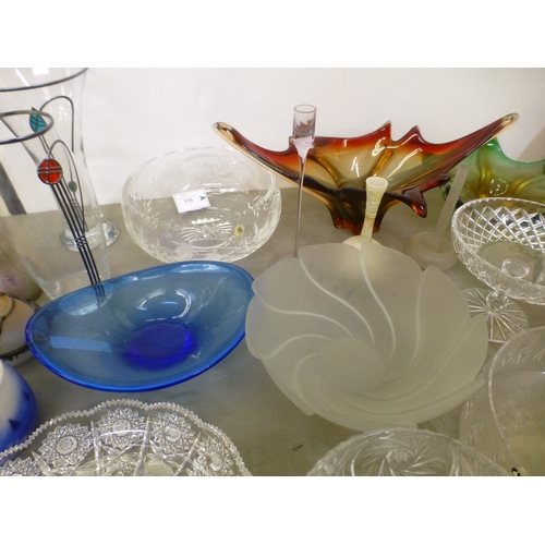 115 - Decorative glassware: to include a Stuart crystal bowl&nbsp; 5