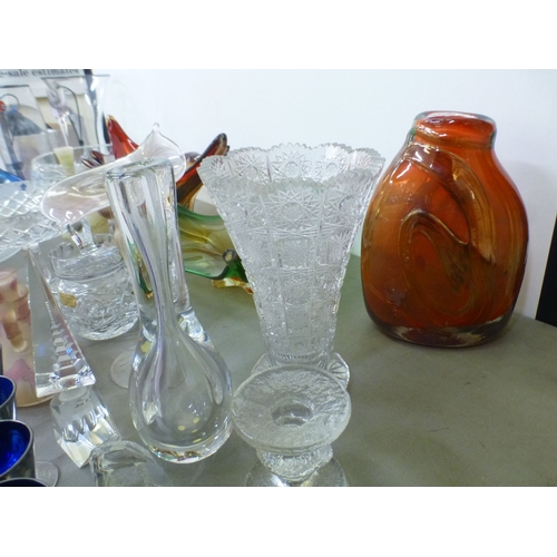 115 - Decorative glassware: to include a Stuart crystal bowl&nbsp; 5