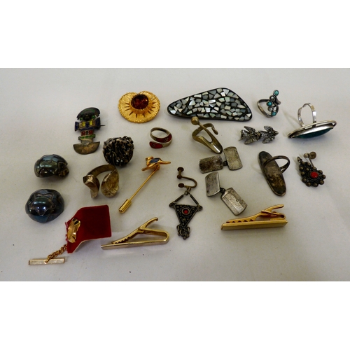 116 - Silver and white metal items of personal ornament: to include variously set dress rings&nbsp;&nbsp;