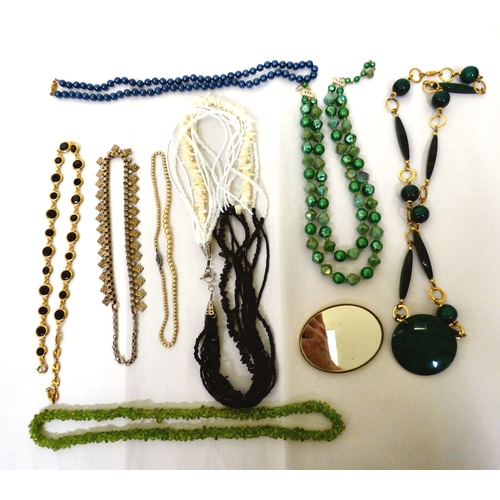 117 - Costume jewellery: to include simulated pearls and coloured bead necklaces&nbsp;