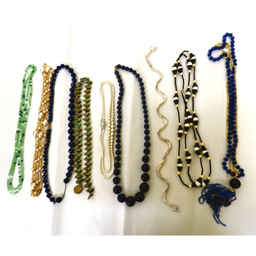 117 - Costume jewellery: to include simulated pearls and coloured bead necklaces&nbsp;