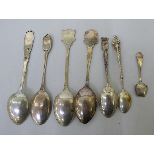 125 - White metal collectables: to include an oval dish with pierced border&nbsp; stamped Sterling&nbsp; 1... 